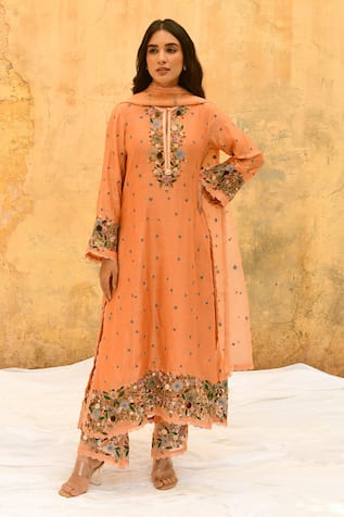 Label Niti Bothra Rosette & Flower Embroidered Kurta Set 