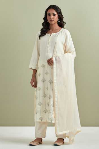 Priya Chaudhary Chanderi Silk Embroidered Kurta Pant Set 
