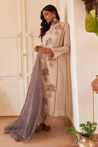 Rekha Agra Handloom Chanderi Kurta Pant Set