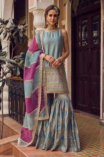 Lashkaraa Floral Bloom Zari Embroidered Kurta Set 