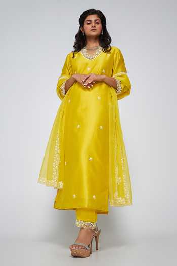 Asaga Iris Floral Embroidered Kurta Set 