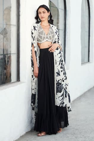 Long skirt with outlet designer top