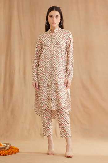 Nikasha Mandarin Collar Printed Kurta & Pant Set 
