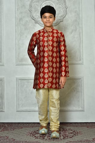 Leaf Embroidered Full Sleeve Kurta 