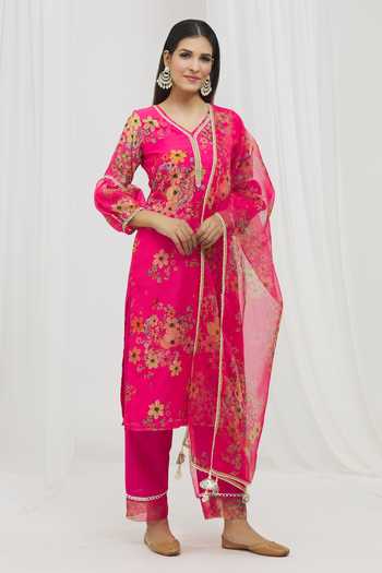 Yuvraani Jaipur Straight Floral Pattern Kurta Set 