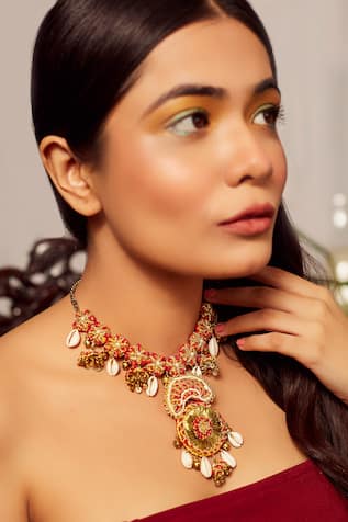 Geometric Shaped Choker Necklace 