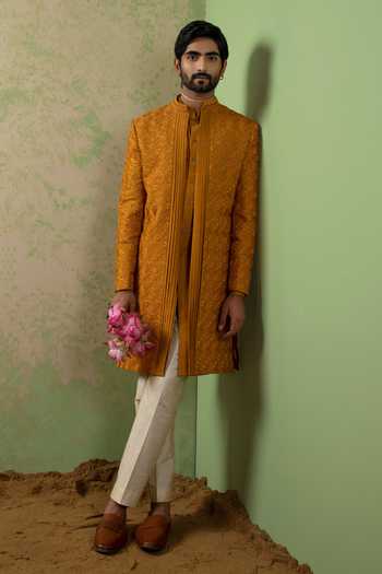 Ankita Shahabadi Pratiksh Embroidered Achkan 