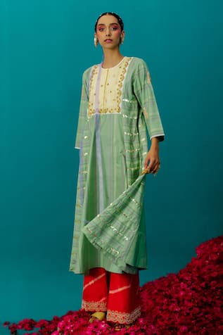 Latha Puttanna Karnataka Silk Striped Kurta 