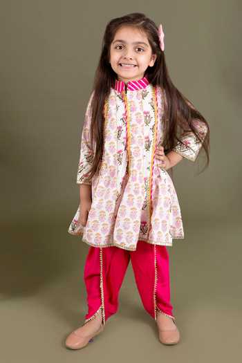 Chotibuti Flared Kurta And Dhoti Pant Set 