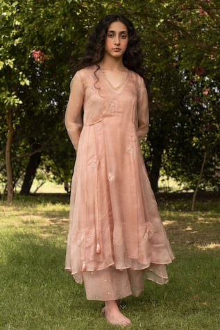 Zoon Aari Embroidered Dandelion Kurta With Pant 