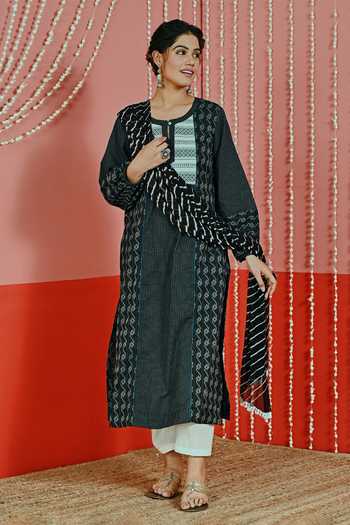 Myaara Geometric Woven Pattern Kurta With Pant 