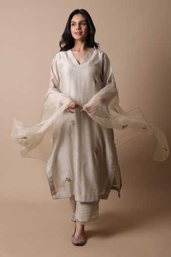Rhua Afsa Flower Mukaish Embroidered Kurta Set 