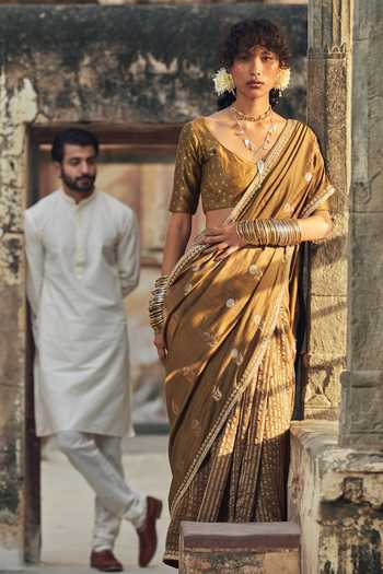 Taisha Floral & Striped woven Saree With Blouse 