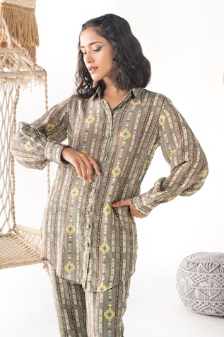 Linear Print Shirt 