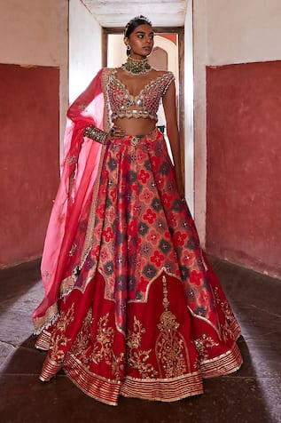 Aditi Gupta Banarasi Chanderi Floral Quatrefoil Pattern Bridal Lehenga Set 