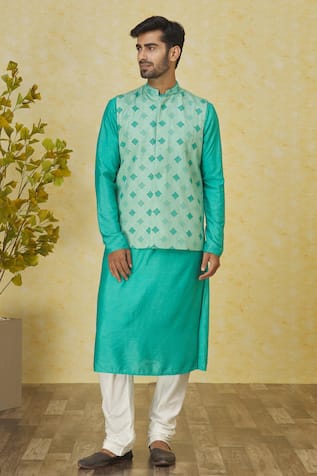 Priyanka Haralalka Checkered Resham Embroidered Bundi Kurta Set 