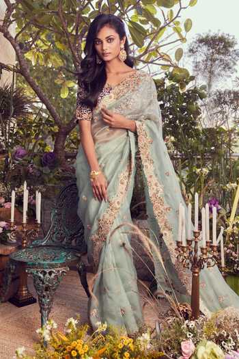 Prisho Floral & Zardozi Embroidered Saree With Blouse 