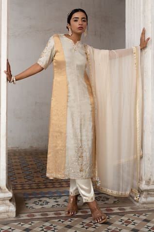 Sheela Suthar Stripe Pattern Kurta Pant Set 