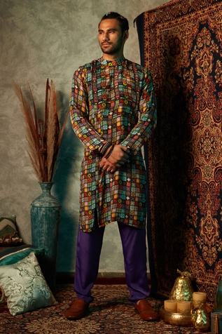 Eshaa Amiin Solid Straight Pant