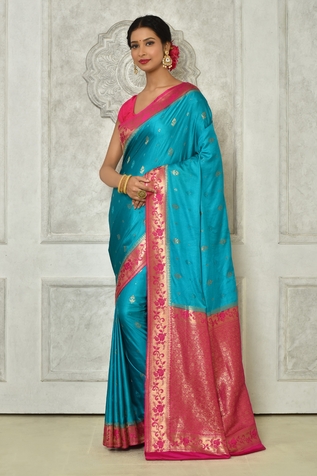 Samyukta Singhania Floral Pattern Woven Saree With Running Blouse