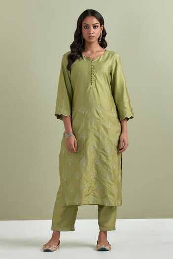 Priya Chaudhary Chanderi Silk Kurta & Pant Set 