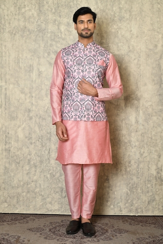 Samyukta Singhania Mughal Pattern Bundi & Kurta Set