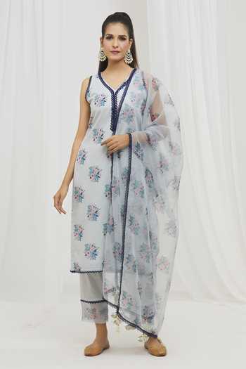Yuvraani Jaipur Floral Pattern Kurta Set 