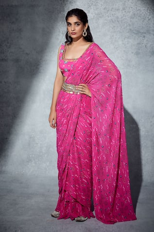 Senren By Eshana Raut Pre-Draped Flower Bloom Print Saree With Blouse 