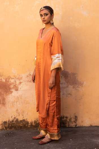 Avaasya Jaipur V Neck Kurta & Pant Set 