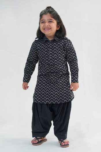Tiber Taber Chevron Embroidered Pathani Kurta With Salwar 
