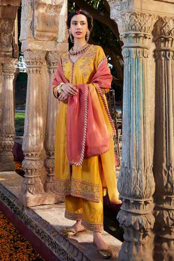 Kritika Dawar Floral Embroidered Silk Kurta Pant Set 