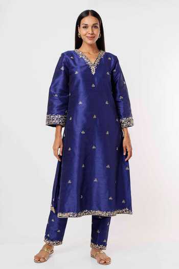 Mehak Murpana Floral Embroidered Raw Silk Kurta & Pant Set 