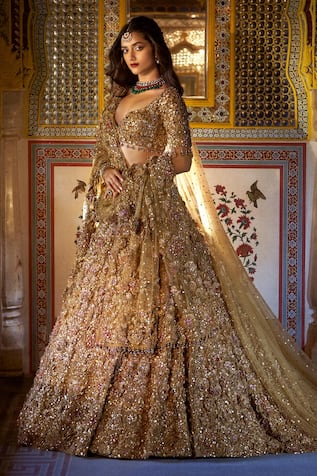 Gold Lehenga Cholis: Buy Latest Indian Designer Gold Ghagra Cholis Online -  Utsav Fashion