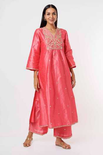 Mehak Murpana Floral Embroidered Kurta & Pant Set 