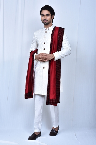 Nazaakat by Samara Singh Velvet Embroidered Border Shawl