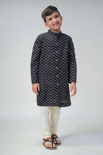 Tiber Taber Chevron Embroidered Kurta With Pyjama 