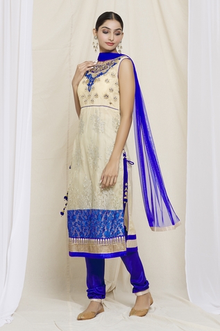 Khwaab by Sanjana Lakhani Hand Embroidered Kurta Set