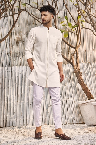 Charkhee Mandarin Collar Short Kurta