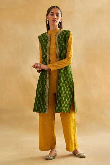 Taisha Handwoven Reversible Jacket Kurta Set 