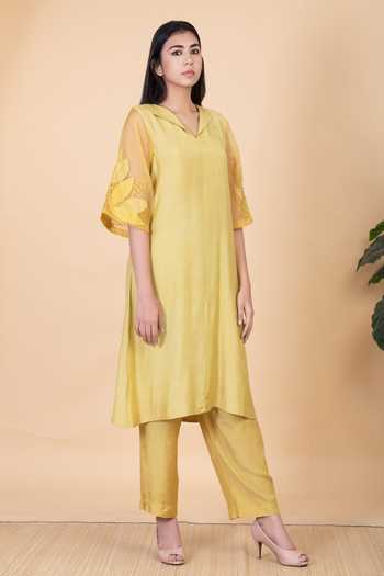 Chambray & Co. Floral Thread Embroidered Kurta Set 