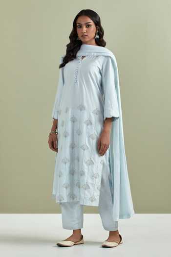 Priya Chaudhary Floral Embroidered Kurta Set 
