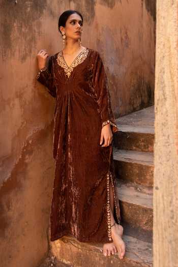Avaasya Jaipur Silk Velvet Neckline Embroidered Kaftan 