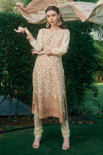 Safaa Ghazal Floral Pattern Woven Kurta Set 