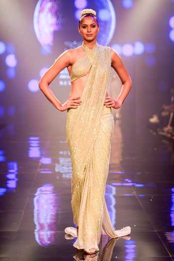 Itrh Lavish Lose Pre-Draped Saree With Halter Blouse 