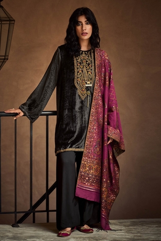 Label Varsha Resham Embroidered Velvet Kurta Set