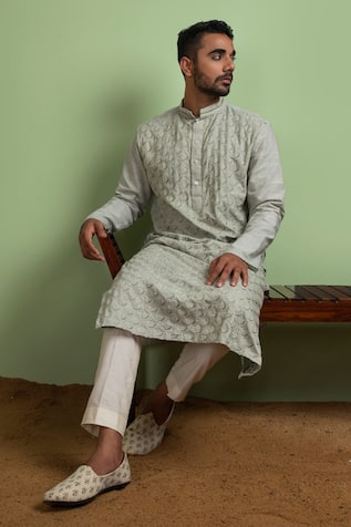 Ankita Shahabadi Amara Kantha Stitch Kurta 