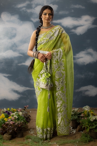 SAKSHAM & NEHARICKA Iccha Floral Jaal Embroidered Saree