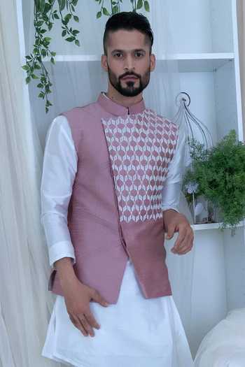 Varun Chakkilam Silk Embroidered Bundi & Kurta Set 