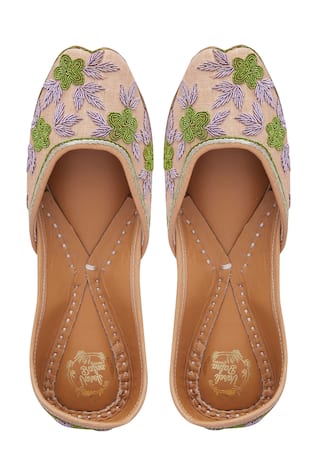 Floral Zardozi Embroidered Juttis 