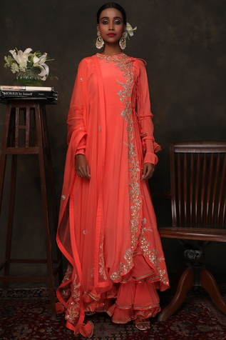 Nikasha Angrakha kurta set